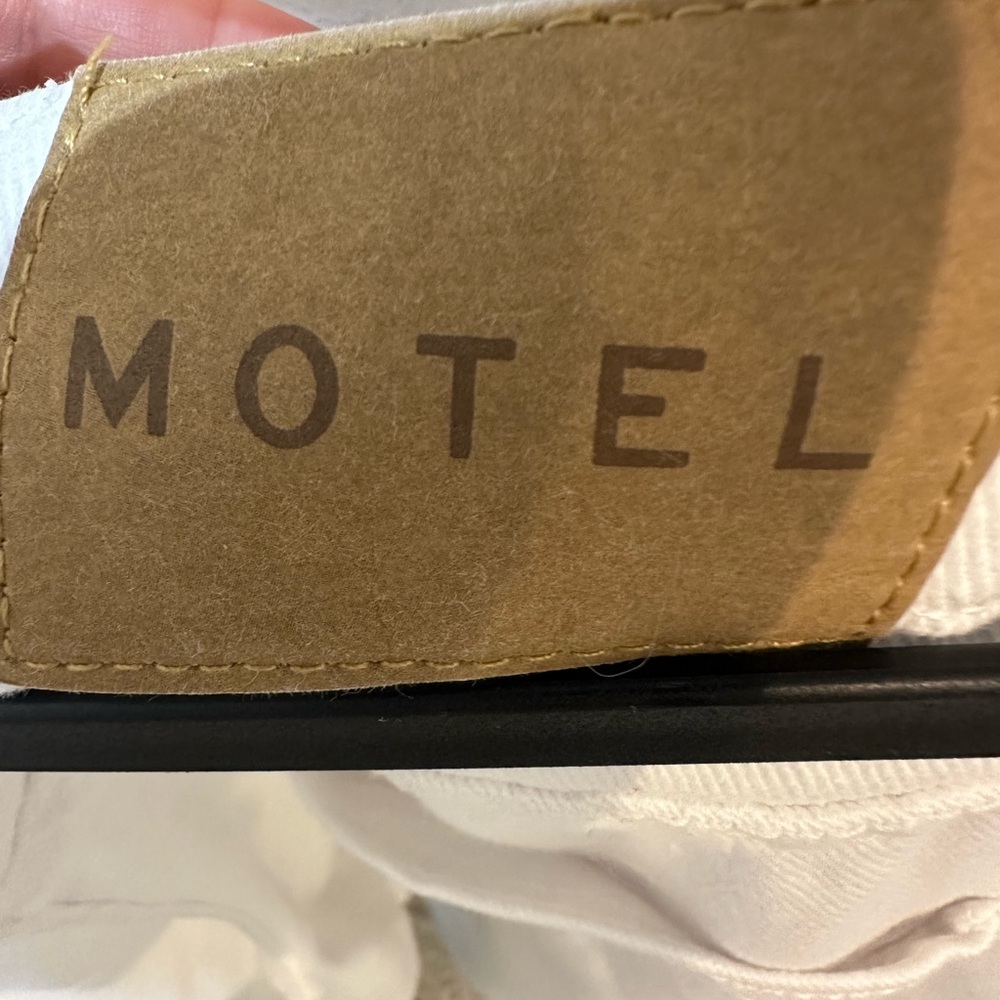 Motel Rocks Low Rise Parallel Jeans In True White - Picture 5 of 6